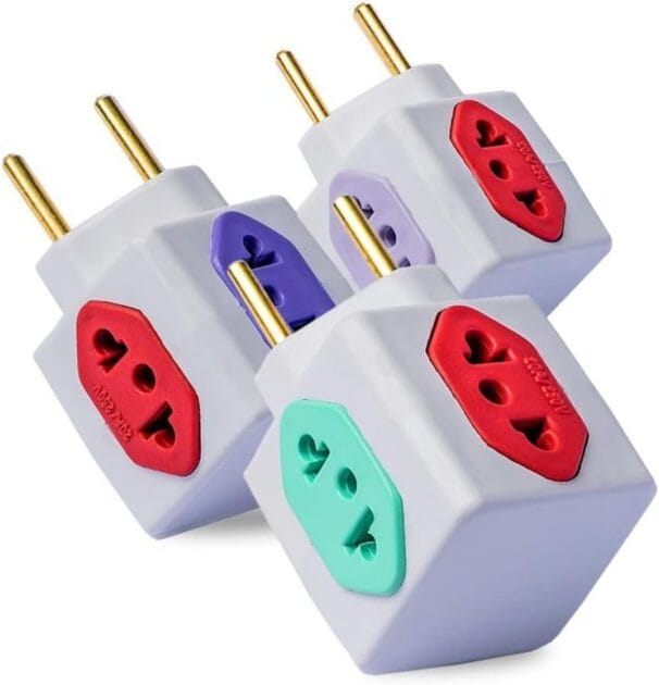 Kit com 03 Adaptadores Power Cubo: 4 Entradas, Bivolt e Compacto por R$33,90!