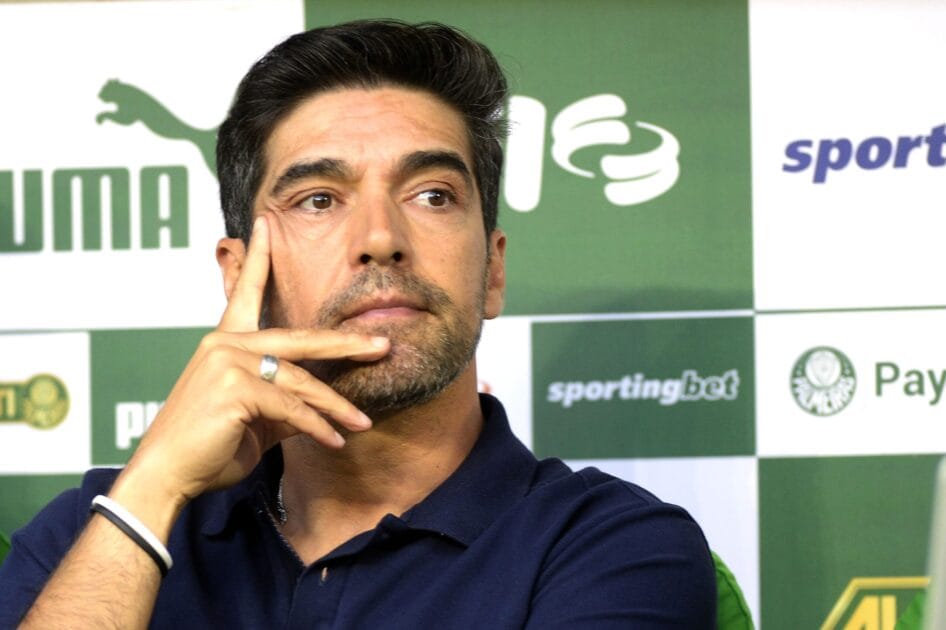 Abel critica falta de criatividade no Palmeiras após lesões