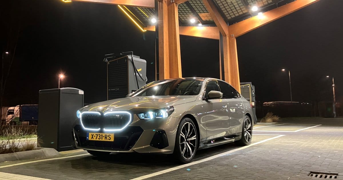 BMW i5: autonomia medida a 100 e 130 km/h