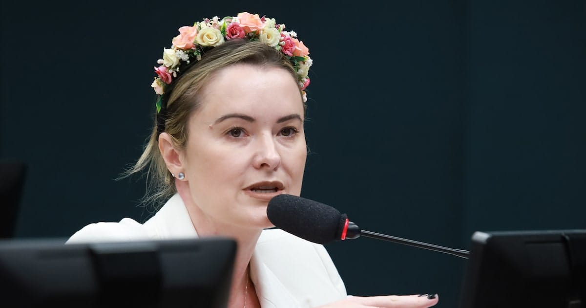 Bolsonarismo Ataca Gastos de Primeira-Dama no Congresso