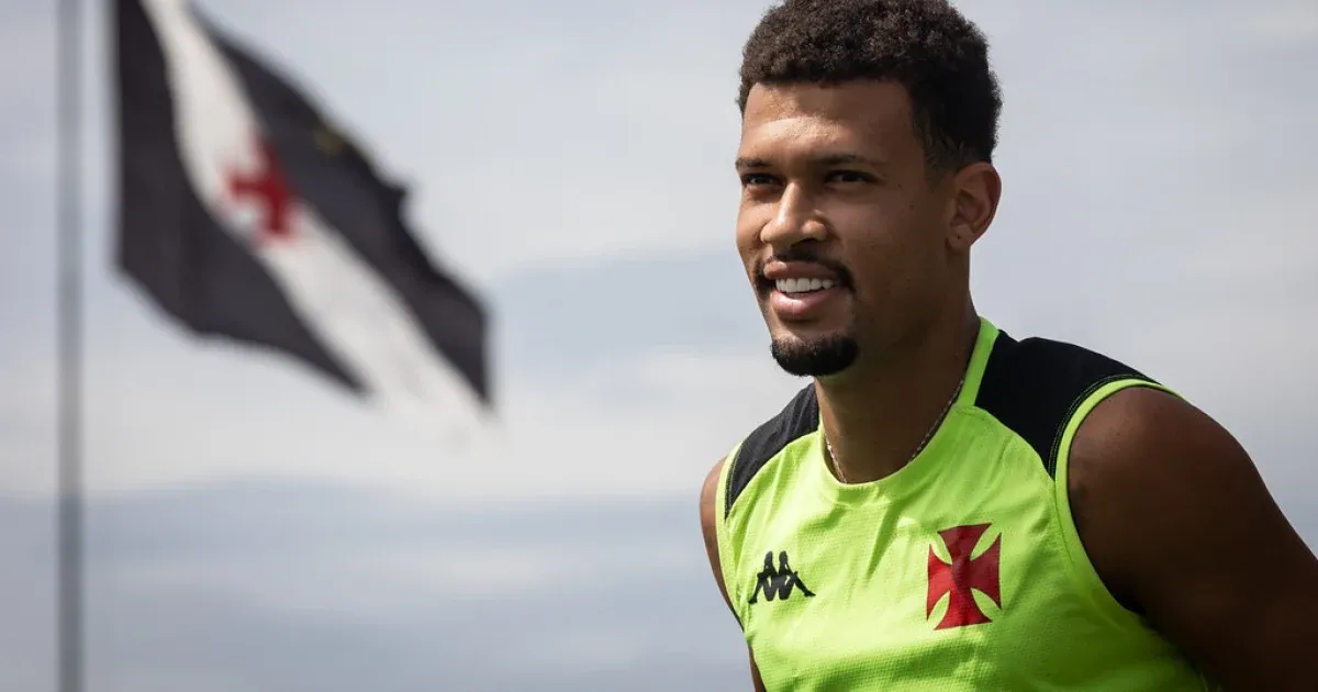 Cruzeiro negocia zagueiro do Vasco após lesão de titular