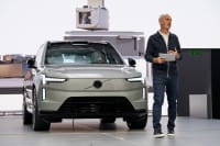 Esta marca de automóveis não notará qualquer queda na procura de veículos elétricos e será totalmente elétrica até 2030
