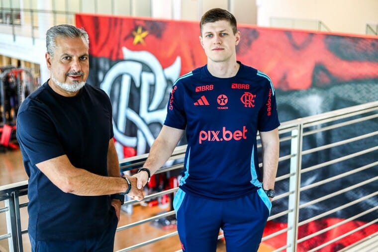 Flamengo apresenta novo gerente de scouting Andrii Fedchenkov