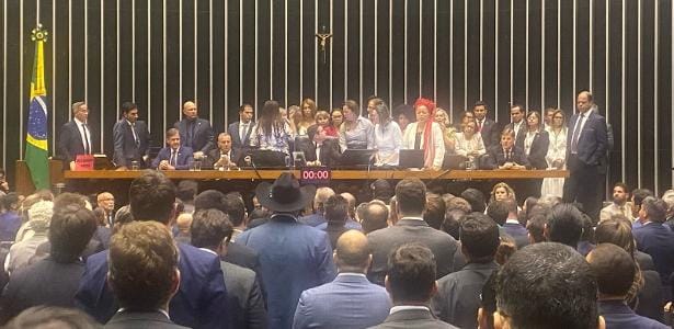 Hugo Motta critica brigas na Câmara por denúncia de Bolsonaro