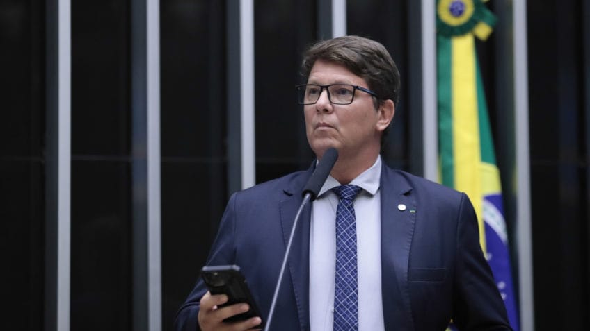 Mário Frias critica "Ainda Estou Aqui" como propaganda comunista