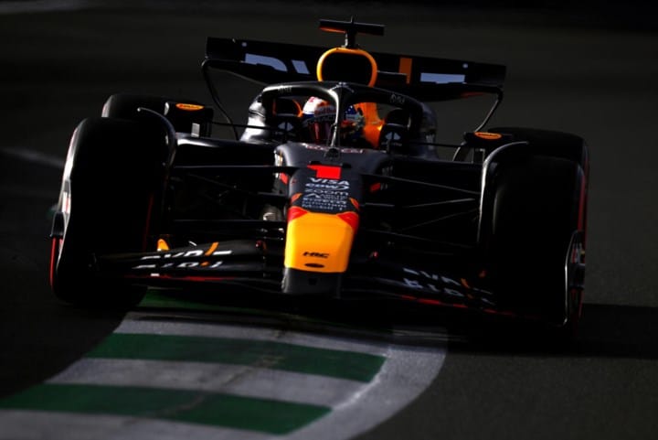 Max Verstappen garante pole position no Grande Prêmio da Arábia Saudita, novato Oliver Bearman fica em décimo primeiro lugar