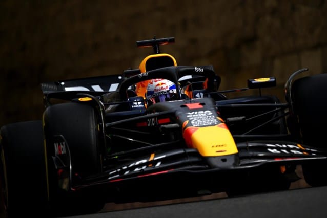 Max Verstappen lidera treinos no GP do Azerbaijão; Leclerc acidenta-se