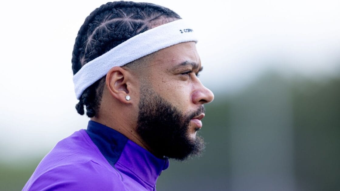Memphis Depay é condenado por dirigir alcoolizado em Mônaco