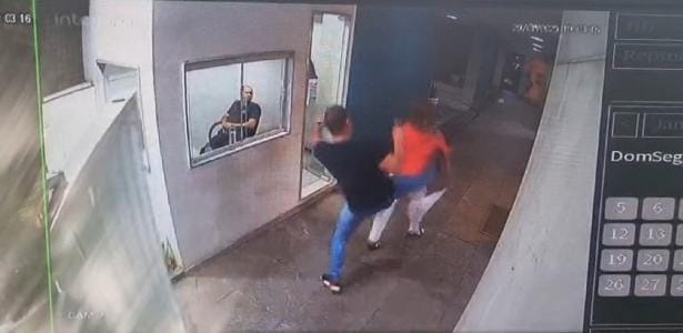Motorista agrediu idosa após ela comer biscoito no carro