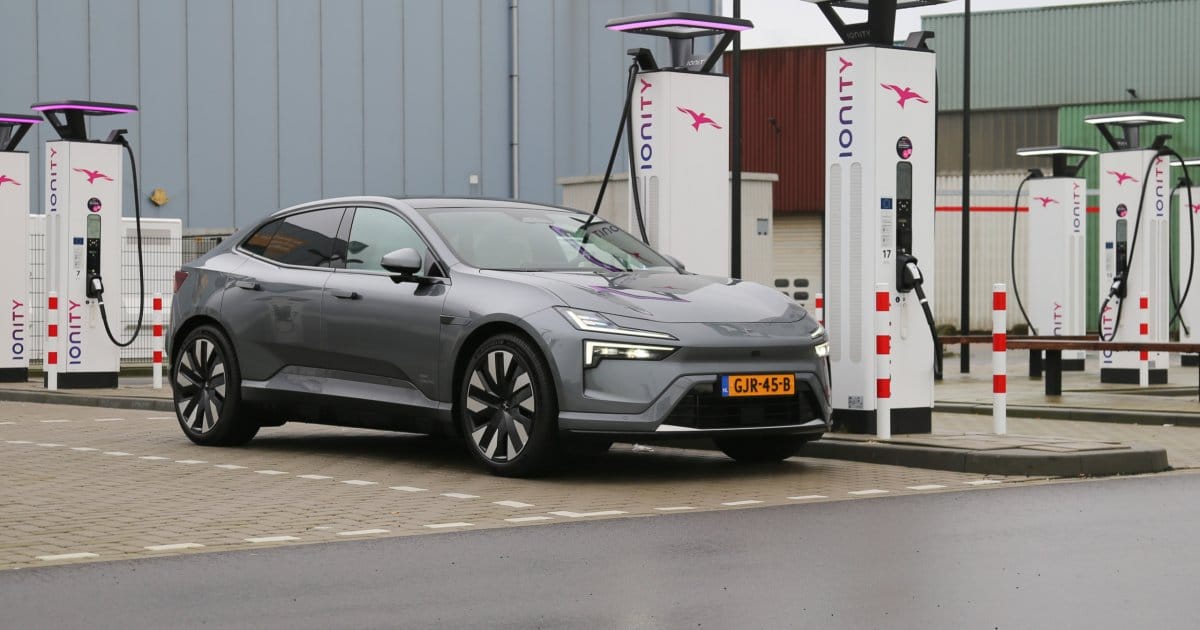 Polestar 4: autonomia em velocidades de 100 e 130 km/h