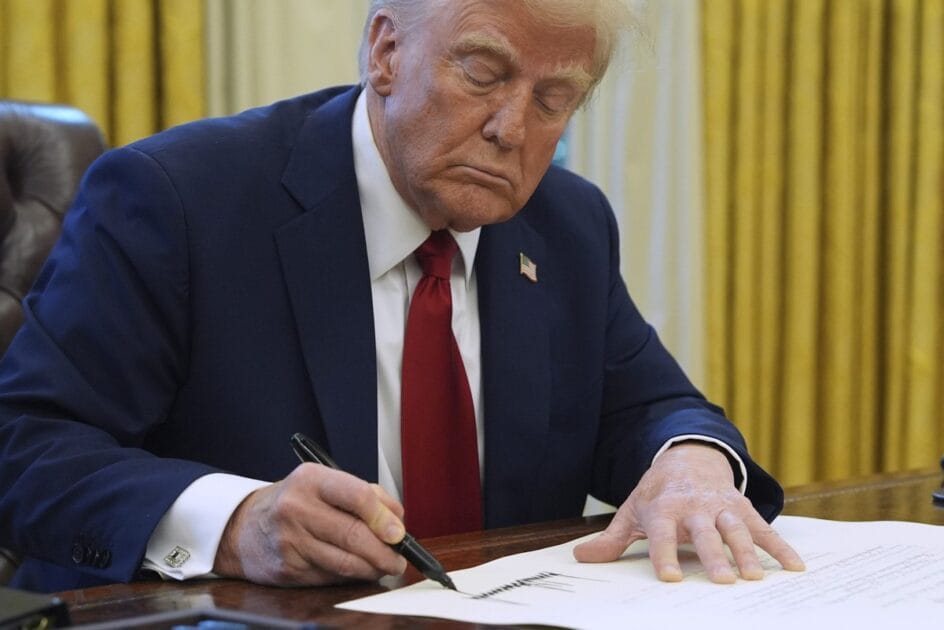 Trump Anuncia Tarifas de 25% Sobre Canada e México a Partir de Fevereiro
