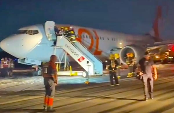 Avião da Gol colide com carro no Galeão; sem feridos