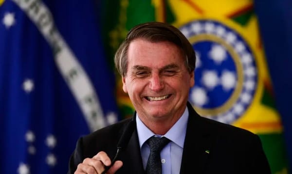 Bolsonaro recupera conta hackeada no X após invasão