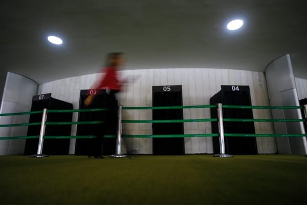 Câmara e Senado aumentam segurança para eleições com cães farejadores
