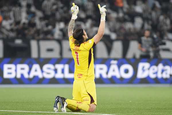 Cássio destaca confiança após grande jogo pelo Cruzeiro