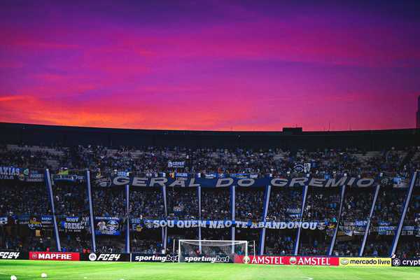 Copa do Brasil: Grêmio e Corinthians se enfrentam no Couto Pereira