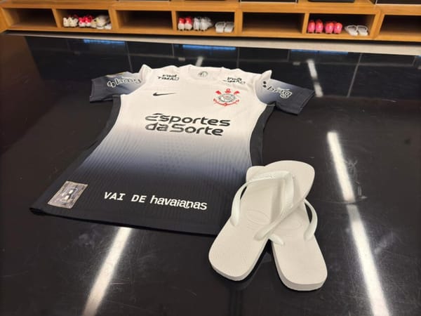 Havaianas estampa camisa do Corinthians em ação especial