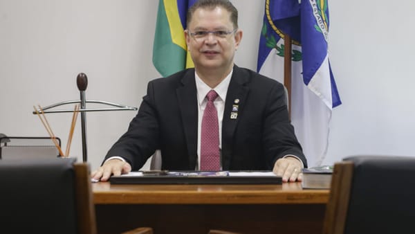 Líder do PL sugere isenção de IR até R$ 10 mil mensais
