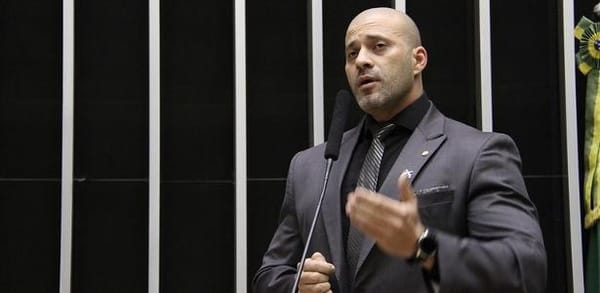 Moraes determina retorno de Daniel Silveira ao semiaberto