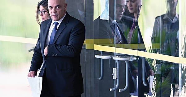 Moraes nega acesso a provas no inquérito de Braga Netto