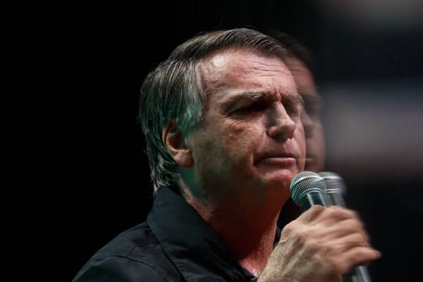 Moraes Pressiona Cid: Implicações para Delacao de Bolsonaro