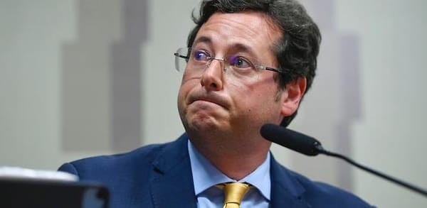 PF apresenta provas que ligam Wajngarten a desvio de joias