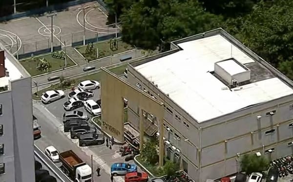 Policial civil morre em tiroteio dentro de delegacia no RJ