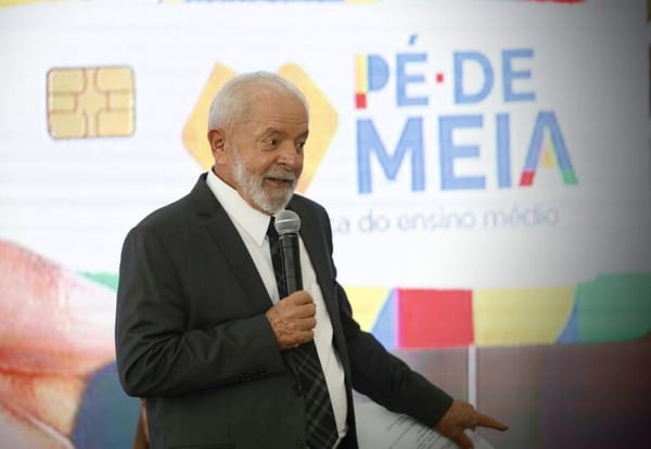 Queda na Aprovação de Lula: Comunicação e Crise de Imagem