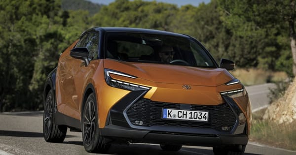 TESTE Toyota C-HR (2024): econômico e rebelde, mas está escuro como breu na traseira
