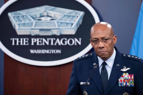 Trump substitui chefe das Forças Armadas em crise no Pentágono