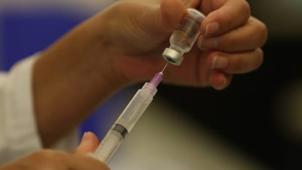 Vacinação contra dengue: faixa etária ampliada no Brasil