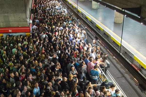 Greve de ônibus em SP termina após acordo, mas causa caos com recorde de trânsito